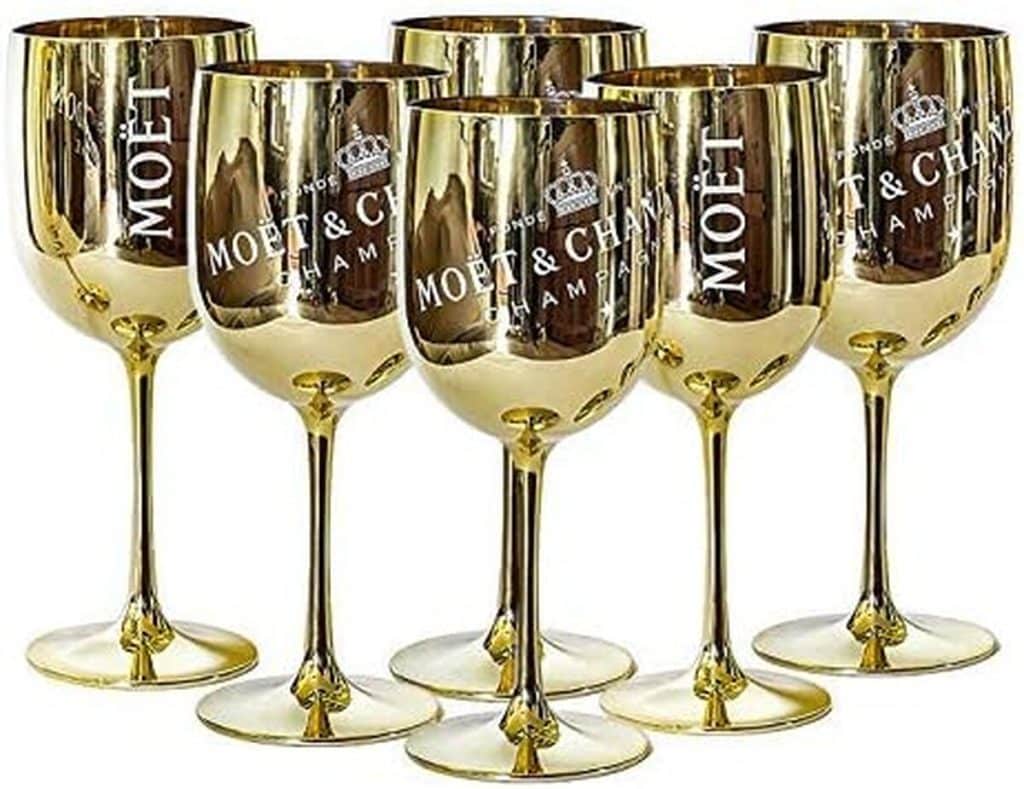 Avis sur le verre à champagne plastique or Moet et Chandon