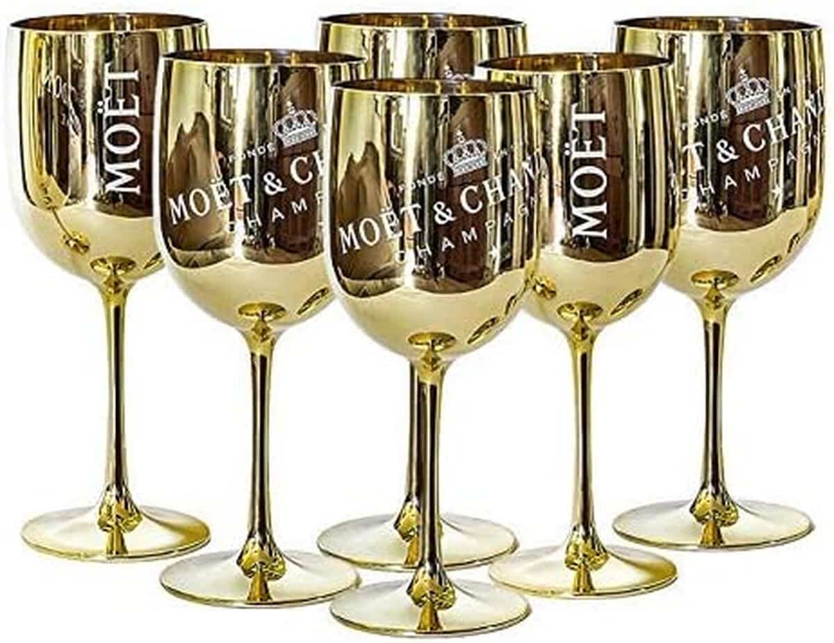 Avis sur le verre à champagne plastique or Moet et Chandon