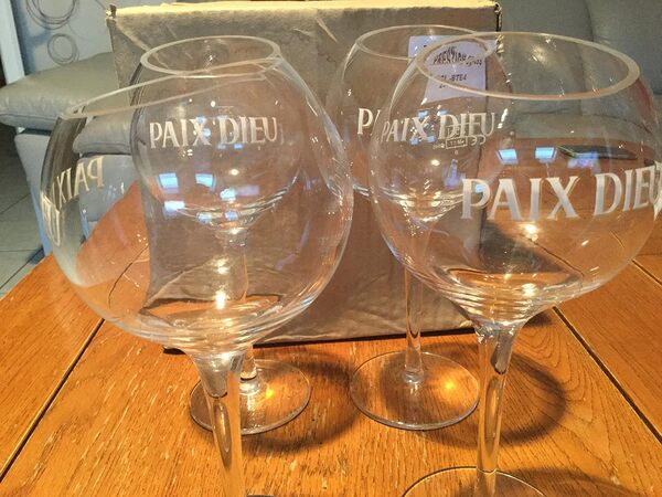 Rare Lot de 4 verre a biere paix dieu 25cl ok pour 33cl forme demi lune superbe