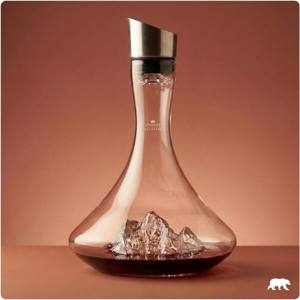 Carafe à décanter le vin 1.8 L | Borosilicate de qualité supérieure soufflés artisanalement avec les montagnes en relief | Bouchon 3 en 1 (filtre, aérateur et bec verseur) (Everest)