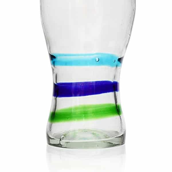 Découvrez notre test complet du verre à bière Tumia LAC en verre recyclé. Appréciez l'artisanat unique à travers trois anneaux distinctifs pour une expérience de dégustation inoubliable.