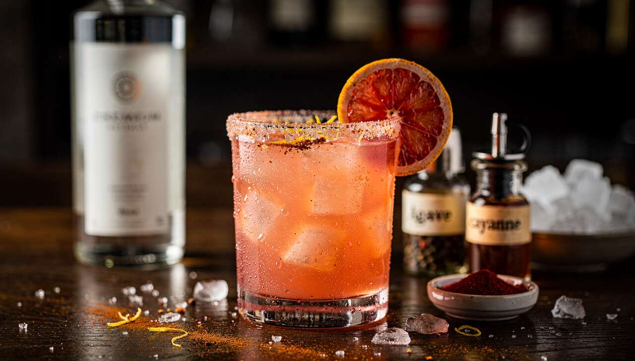 Cocktail à la vodka épicée et pamplemousse : recette savoureuse