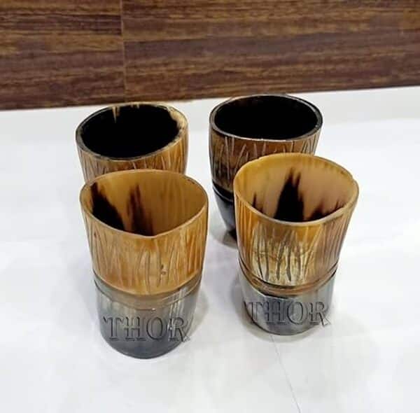 Découvrez notre avis détaillé sur les verres médiévaux en corne d'hydromel : caractéristiques, avantages et guide d'achat pour choisir les meilleurs verres. 