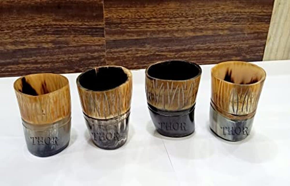 Avis sur les verres médiévaux en corne d'hydromel