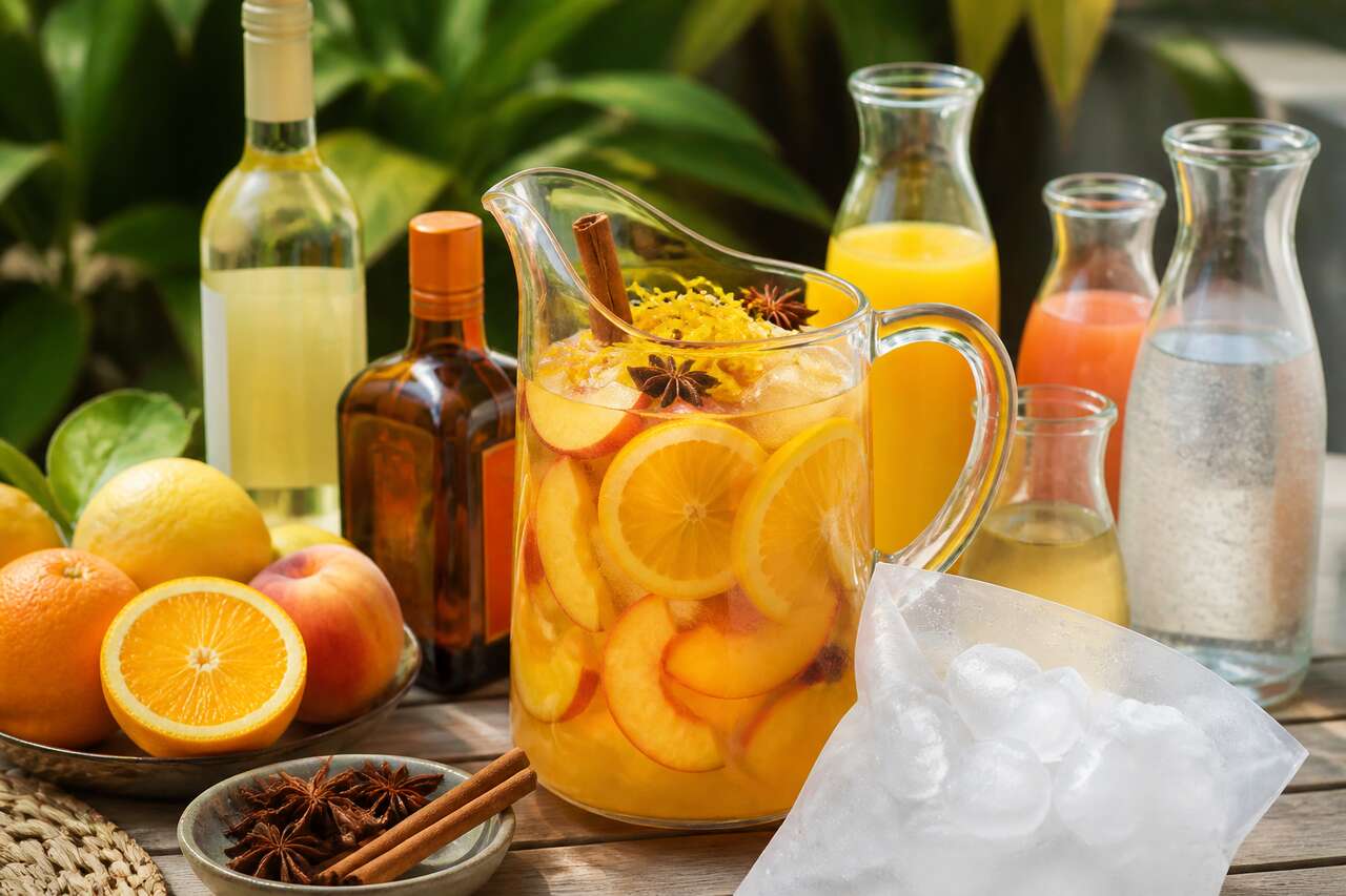 Recette de sunny sangria : un cocktail estival éclatant
