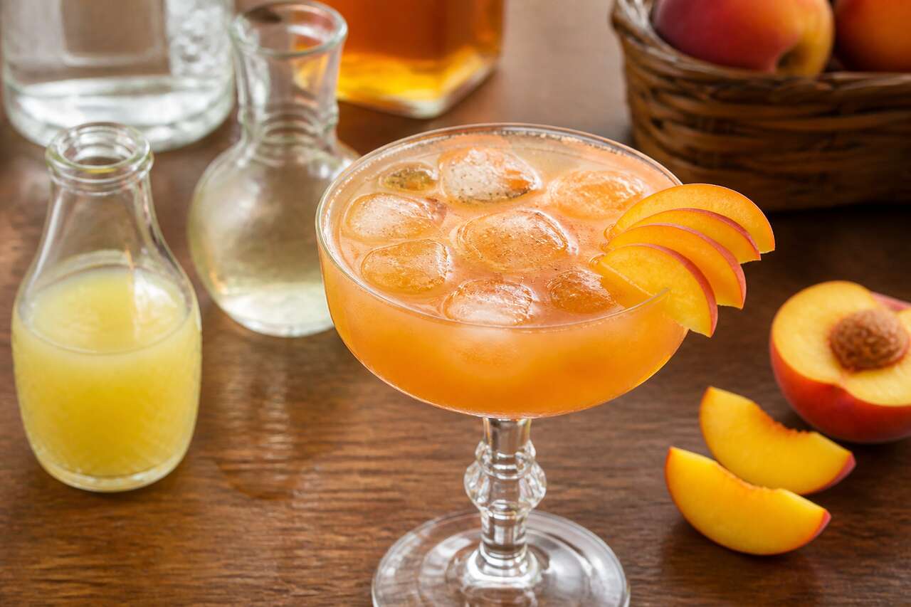 Recette du Peach Daiquiri : le cocktail fruité au rhum et à la pêche