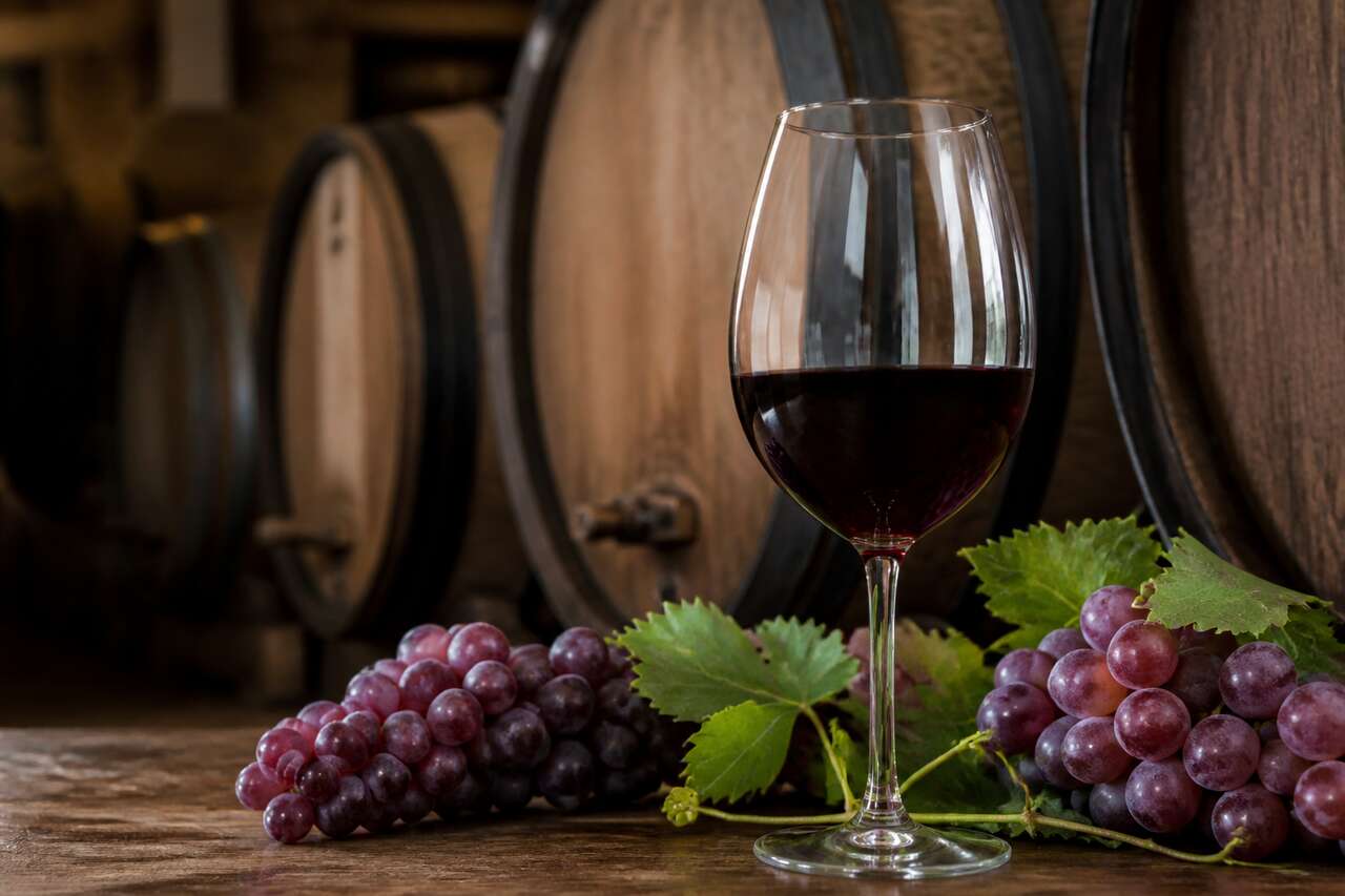 Pourquoi les sulfites protègent le vin : antioxydant et bouclier antimicrobien Pourquoi les sulfites protègent le vin : antioxydant et bouclier antimicrobien