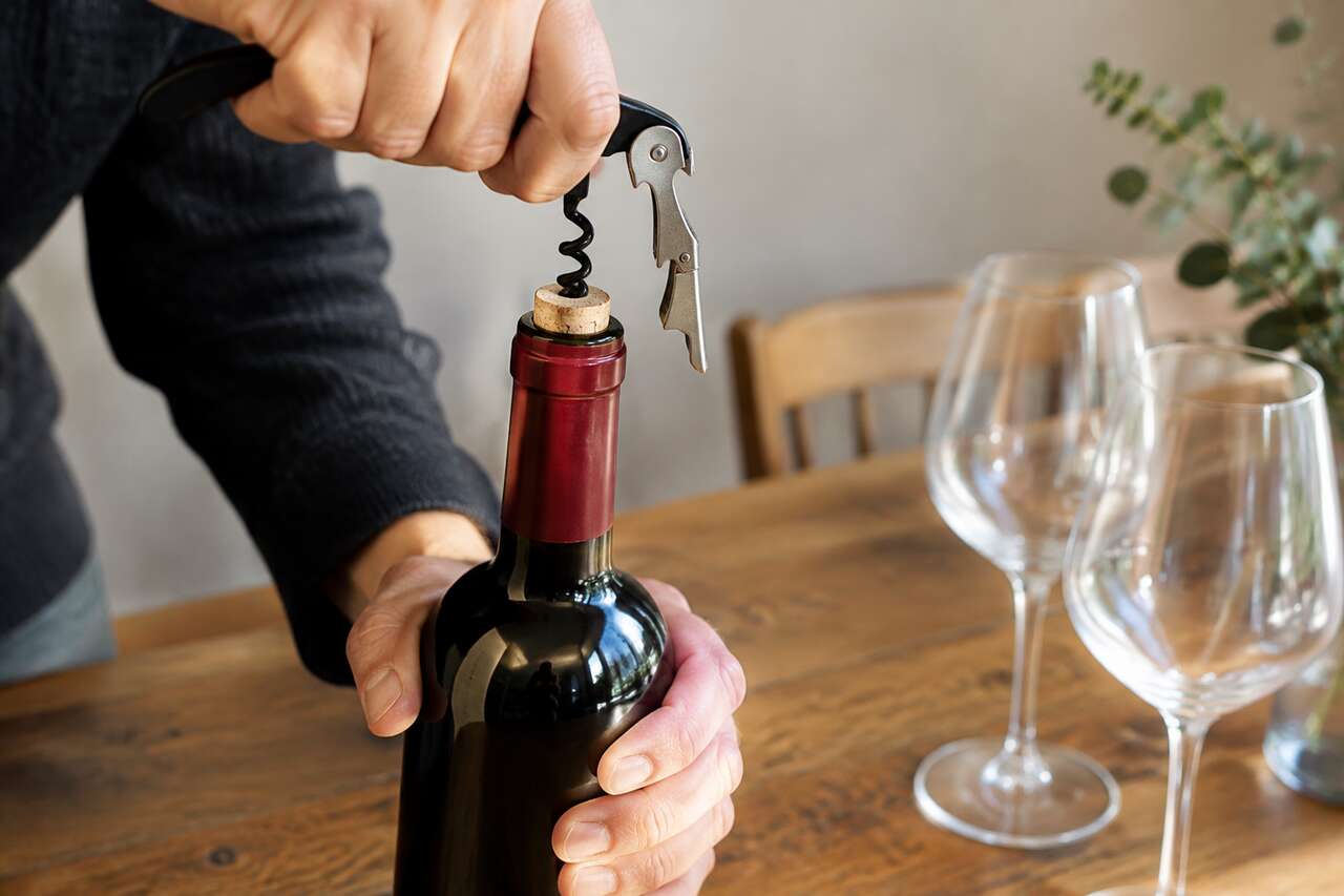 Ce qui change après l’ouverture: aération, oxydation et évolution dans le verre Ce qui change après l’ouverture: aération, oxydation et évolution dans le verre