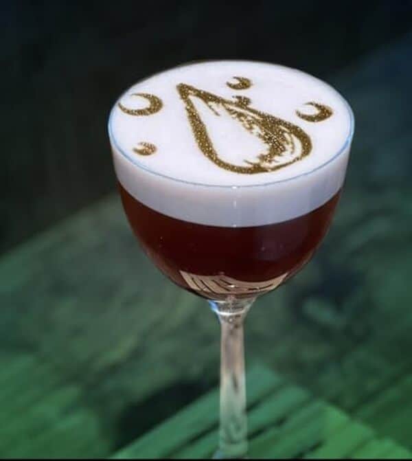 Découvrez notre test complet de la mousse à cocktail oDK Stillabunt Magic Velvet : efficacité, facilité d'utilisation et résultats professionnels pour vos cocktails maison.